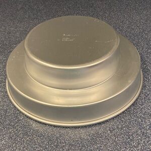 Wilton Silver Cake Pan - 2 tiered